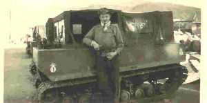1958 - Marc DEVERSNES
devant le cercueil roulant