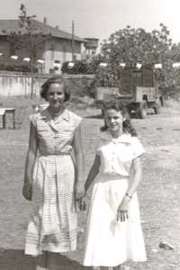 12 Juillet 1953
Kermesse de l'Eglise
----
Fran�oise EBERT
Jacqueline BREAUD