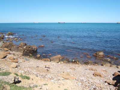 petite plage � cot� des abbatoirs
en allant vers le Tombeau Ph�nicien