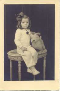 Mich�le Andr�e ALEMANY 
� 2/3 ans
----
Fille de Joachim ALEMANY
et de Jeanne Marguerite GARCIA 
