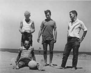 Les Gars de La Marine
----
Etienne STREICHER
(fr�re de Charlotte) 
G�rard AMBROSINO
Claude LOFREDO
Claude CIXOUS
