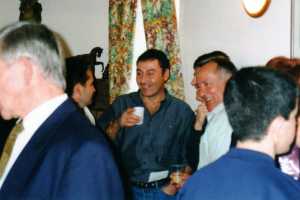 Jean-Marie LOPEZ  
(au centre an chemise fonc�e)
Fils de Charlette et Francis