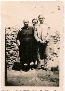 1937
----
Th�r�se AMBROSINO
Adela�de AMBROSINO (�pouse LANDRIC)
Dominique PELLEGRINO
marchand de nasses