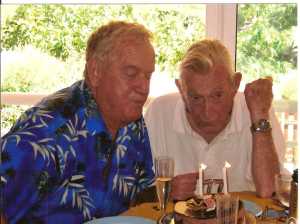 Georges et Jean ANDRE
Les Jumeaux
Ao�t 2006
pour leur 77 ans
----
Agriculteurs au GUELTA