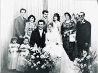 Mariage de 
Claude et Gis�le ATONATTY
----
derri�re 
ATONATTY Roger et 
sa 1�re �pouse 
ATONATTY Suzanne
n�e FERRER
et leur fille 
ATONATTY Patricia 