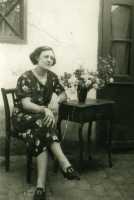 Suzanne AMBROSINO 
(1908-1956)
�pouse d'ATONATTY Nicolas
n� en 1906 � Montenotte

