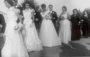 8 Aout 1953 
----
mariage d'Yvon AUTHIE 
et Lucette LEDESMA

les dernieres personnes: 
Ang�le LEDESMA
Evelyne AUTHIE 