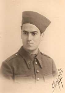 Photo en militaire de Georges BA�OS 
Employ� Eaux et For�ts (DRS)