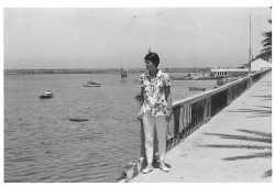 1961
Christiane CAMILLERI au petit port
en face de la villa du Bey
puis des Ponts & Chauss�es Est 