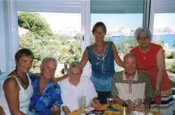 Le Cap d'Agde - Ao�t 2006
pour les 77 ans des Jumeaux
(Georges et Jean ANDRE)
----
Nelly ANDRE
Georges ANDRE
Jean ANDRE (d�c�d�)
Christiane CAMILLERI
(cousine des ANDRE)
Louis CLAUSTRES
Pierrette ANDRE-CLAUSTRE
�pouse de Louis
