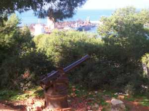 Le Canon et Le Port

Canon de 95 Mod�le 1888 
port�e th�orique 10.000 m