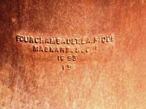 Inscriptions sur les canons

Sellette du 2�me canon 
fabriqu�e par la soci�t� Magnard & Cie � Fourchambault 
usine de la pique pr�s de NEVERS