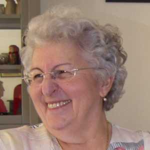 Yvette  KANDEL 
----
N�e CERVERA
Institutrice � T�n�s 
de 1957-1962
Retrait�e de l'Enseignement
-----
30 - VAUVERT
----
  FAMILLE CERVERA 
-----
