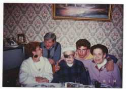 Danielle CIXOUS
son compagnon 
Michel Roussillon
Joseph CIXOUS
Michael CIXOUS
(fils de Claude )
Claire CIXOUS 
