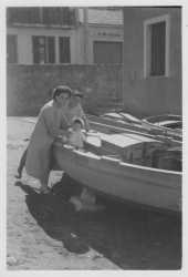 Photo prise � la Marine
Claire  et Joseph CIXOUS
leur petite fille SONIA
