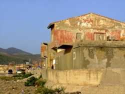 La Marine
----
c'est ici qu'habitaient:
au premier plan la famille PAYA
derri�re :
au premier �tage la famille TORRES
au rdc la famille CIXOUS 