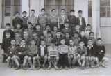 Maternelle 1948/1949
----
1er rang (haut): 
2- Benyoucef Kouadri
7- Mohamed Cherif

2�me rang : 
4- Ait Saada
5- Yousfi
7- Bennai

3�me rang : 
4- Belkharroubi
5- Mohamed Djordem
8- Benferdjellah
9- Meriem

4�me rang : 
4- Mohamed Abrous 