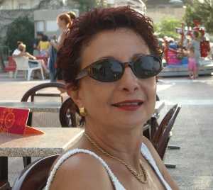 Jacqueline DI MEGLIO
Montpelli�raine.
----
Epouse d'Alain Di M�glio
----
34-MONTPELLIER