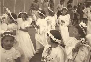 Communion
Annie Di M�glio
et .....