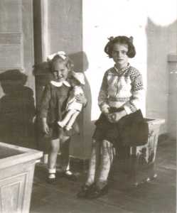Juin 1941
Chez Micou GARRISSON
----
Fran�oise EBERT 
et Micou GARRISSON