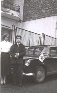 1959 
Doudou et Fran�oise EBERT
devant l'appartement d'Alger