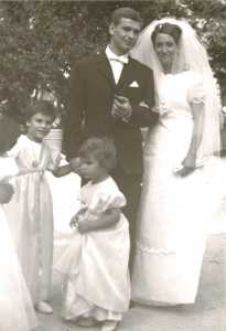13 Juillet 1968
---- 
Mariage de
Doudou EBERT
et
Maryvonne SOLARI
(d'Orl�ansville)