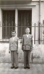 3 Juin 1951
renouvellement de communion
----
Doudou EBERT
LAUZOL 
(fils de l'Administrateur)