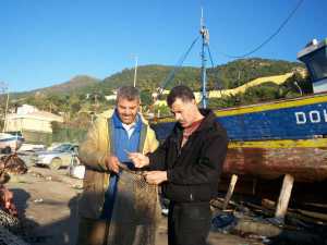 Nacer Eddine El Korchi 
et Kader Boukrouba 
p�cheurs de T�n�s