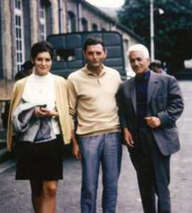 Photo Sylvie FEREDJ
----
1969 en Auvergne
Mr BONNET, instituteur
sa fille
L�on FEREDJ
