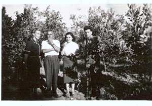1954
----
Mme COUSSEAU
Les FEREDJ
Ahmed BENSAHLI (M'Hida)