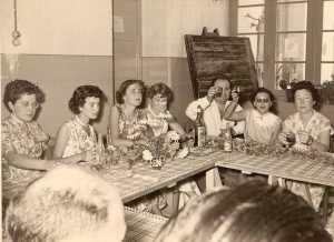 � gauche Liliane SABATER
� droite Mme NEDELEC
entre elles ????