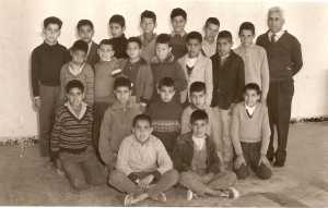 Classe de L�on FEREDJ
----

3�me rang (en haut):
1- ABED Ali ou
   Djamel MESLEM
2- KHEDIA Abdelkader
3- BOUCHENAFER Mohamed

2�me rang (milieu):
3- BAGDALI Larbi ?
4- CHAMMA Maamar

rang du bas (assis) :
1- CHELFI 
2- MEGUENNI "petit DERGHAL"