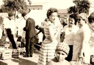 Le March� de T�n�s
----
X
Me BEKAT Oukil (Justice)
Huguette FEREDJ
X
Mme RAU