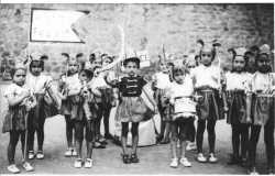 Ecole Maternelle
F�te de Fin d'Ann�e
chez Mme LE GUENNEC
----
Nanou SINTES
Raymonde LLORENS
Genevi�ve JONET
x
x
le fils BENAMADI
Mado RIGAIL (chapeau)
X
Marie-Th�r�se ANTOMORI
X
BANOS Elyane
etc