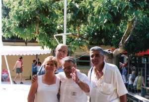 La DEVEZE

Guy ROSET (derri�re)
Alice TORREGROSSA
Jacques TORREGROSSA
Miloud HENNI