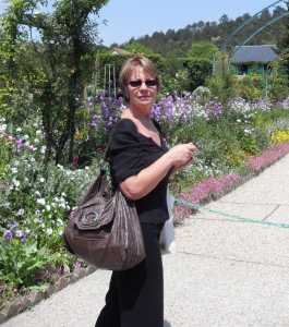 Lucette GARCIA
----
fille de Andr� GARCIA
(le boulanger)
soeur d'Annie Claude GARCIA
et ni�ce de Ren� GARCIA