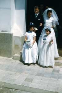 le 2 Juin 1960
----
Mariage de 
"Micou" Monique Garrisson 
et du Dr Pelletier.
Devant :
Nicole Sil�s et 
Isabelle Di Meglio-Farrugia