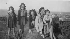 1947
face � la statue de la Vierge
---- 
X
Y
Micou GARRISSON
Manou GARRISSON
Bernard GARRISSON