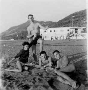 Et� 1961
Micou Garrisson
le dentiste du 22eme RI
Bernard .... 
� droite 
le lieutenant BOISARD du 22�me RI