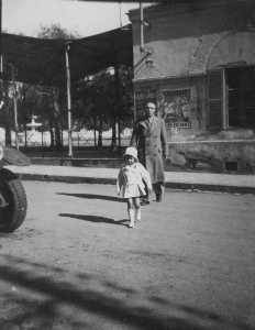 Mai 1936
Maurice GUILLET
et sa petite fille 
Micou GARRISSON