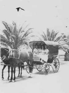 1948 - La Cal�che

Roger GASSIER
Mirande SIARI
Maddy SEROR
Evelyne SIARI