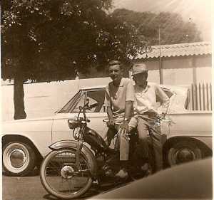 1961
Alain Di M�glio
et Patrick MENCIAS
photo prise devant l�h�pital
