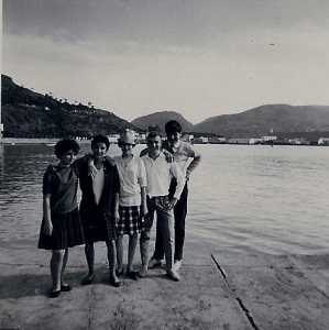 1961
Nicole SILES
x
Mich�le LACURIE
Jean Aim� MENCIAS
Robert BEAUSSIER
Photo prise sur le brise
lame qui partait de la 
villa Paulette