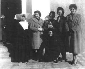 Soeur Marie Christine
Marie Paule CRESPO
Mle ANDRE, institutrice
Josiane GARCIA (jardins)
XICLUNA Francine
accroupie : Yvette CERVERA