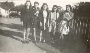 1946 - Souvenirs de classe
Yvonne FABRY
Nelly SOLER
Georgette ROSTOLL
Maddy SERROR
Ren�e SAOUT