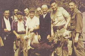 Une belle partie de chasse - vers 1950
----
LONJON Melchior 
Maire de Montenotte
Florent LOPEZ
Albert Birgi
JP BERGONZOLI
Alexandre DUVAL
HAMOU Kardjoudje
Francis BEAUSSIER
Pierre BEAUSSIER