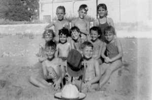 Sur la Plage
----
en haut :
Jean-Fran�ois BARTOLINI
Malou BEAUSSIER
Dominique FALQUERY


au milieu :
x
x
x
x
Martine FALQUERY

en bas :
X
Jean-Pierre MOTARD
