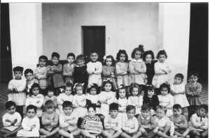 Maternelle 1948-1949
----
rang du haut :
1- BENHAMADI
2- Jean DECANIS
8- ANTOMORI
9- Christiane CAMILLERI
10- Banos Eliane
rang du Milieu : 
1- YUNGMAN
3- Nanou SINTES
7- Luce MEYSONNAT
8- JONET Genevi�ve
9- Mado RIGAIL
11- Raymonde LLORENS
rang du bas : 
4- RAU Alain ?
11-Polo MARCOT