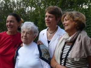 Et� 2007 
Mireille LACURIE 
et ses 3 filles
Mich�le, Helyett, Jocelyne