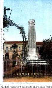 Le Monuments aux Morts
et la Mairie avec ses ficus g�ants